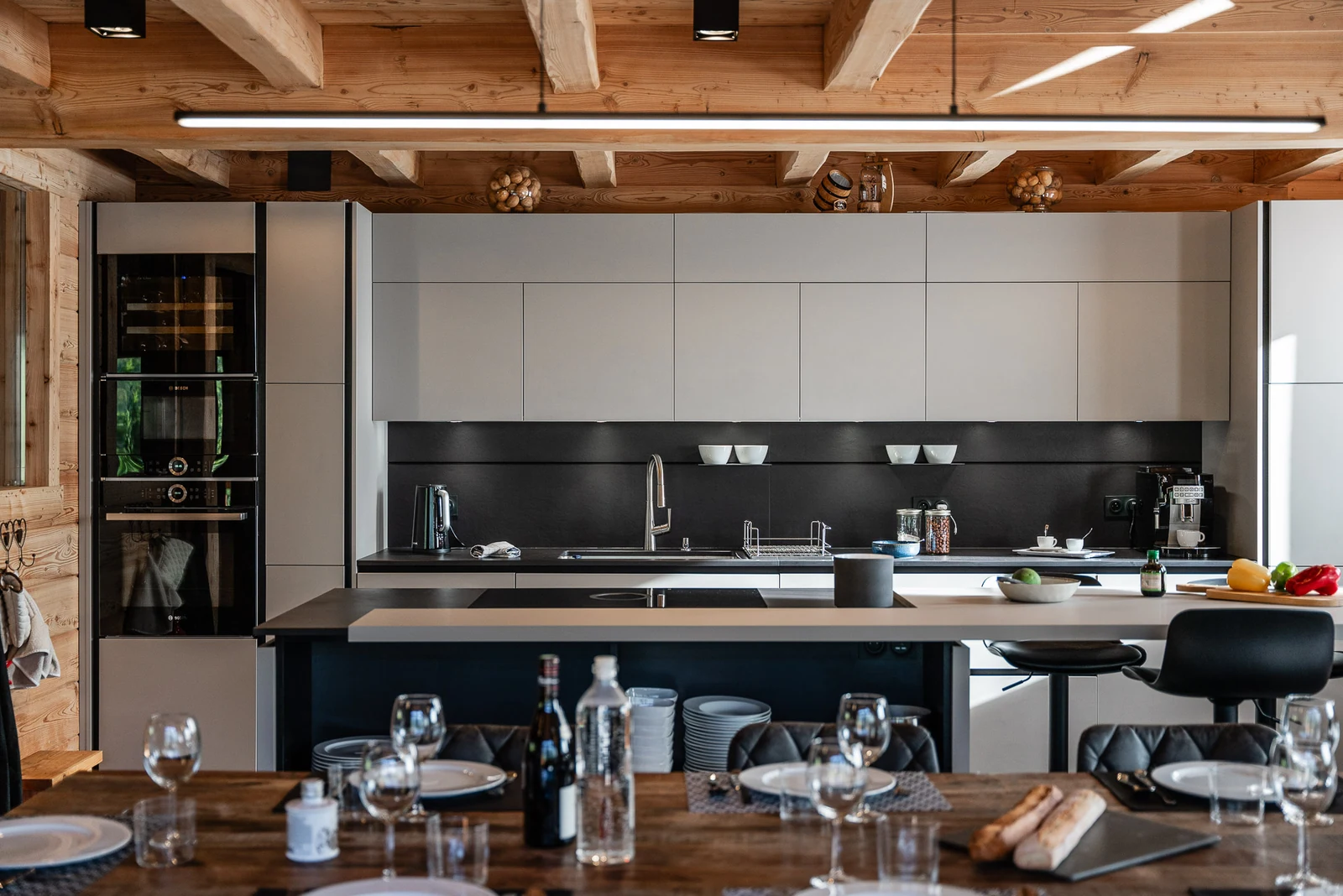 Chalet L'Étoile — cuisine équipée avec îlot