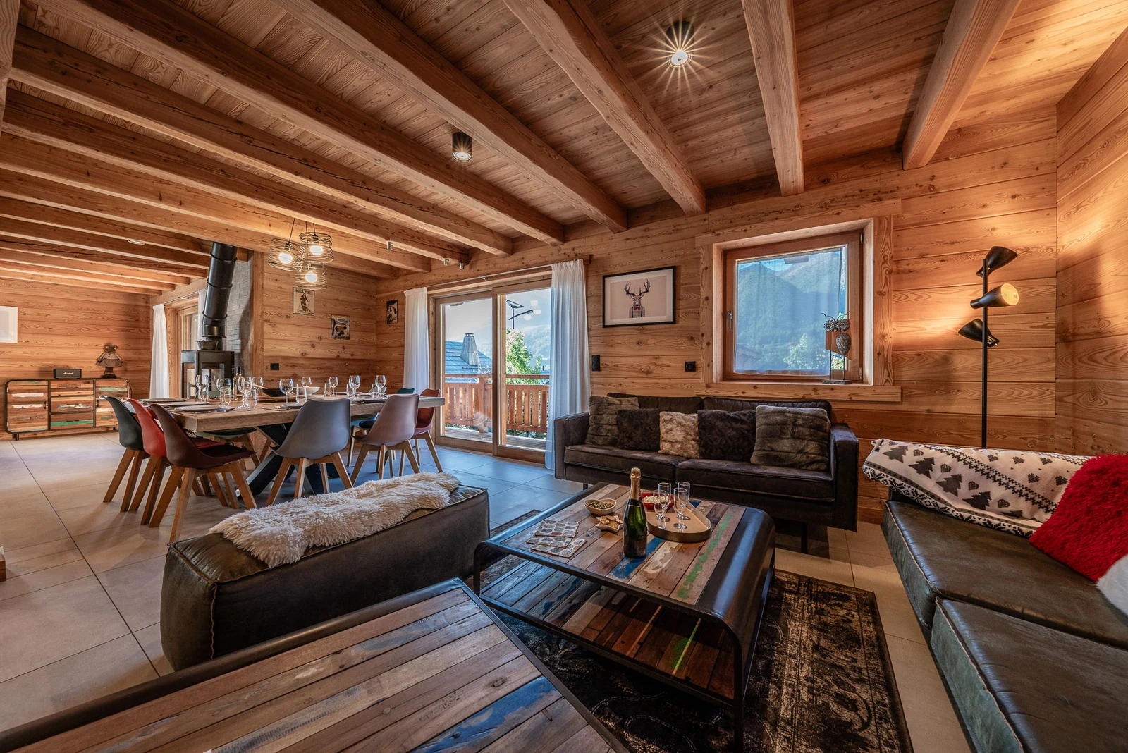 Chalet Le Flocon — salon et coin repas