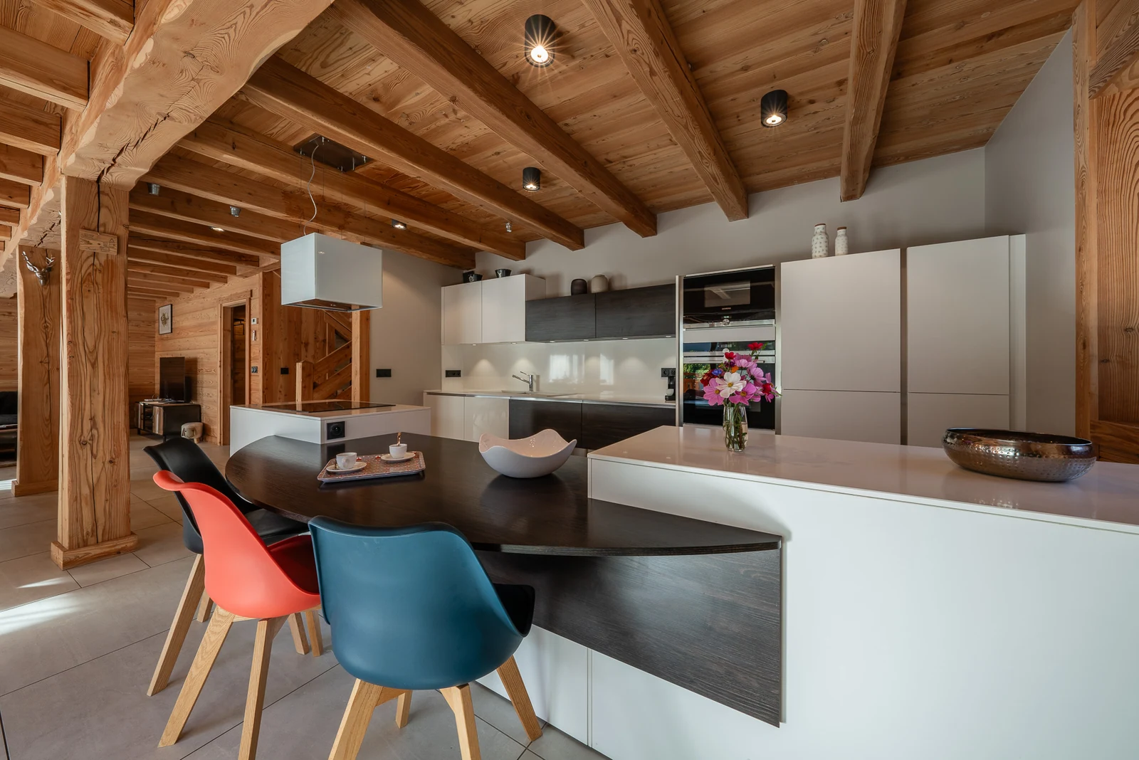 Chalet Le Flocon — îlot central et bar