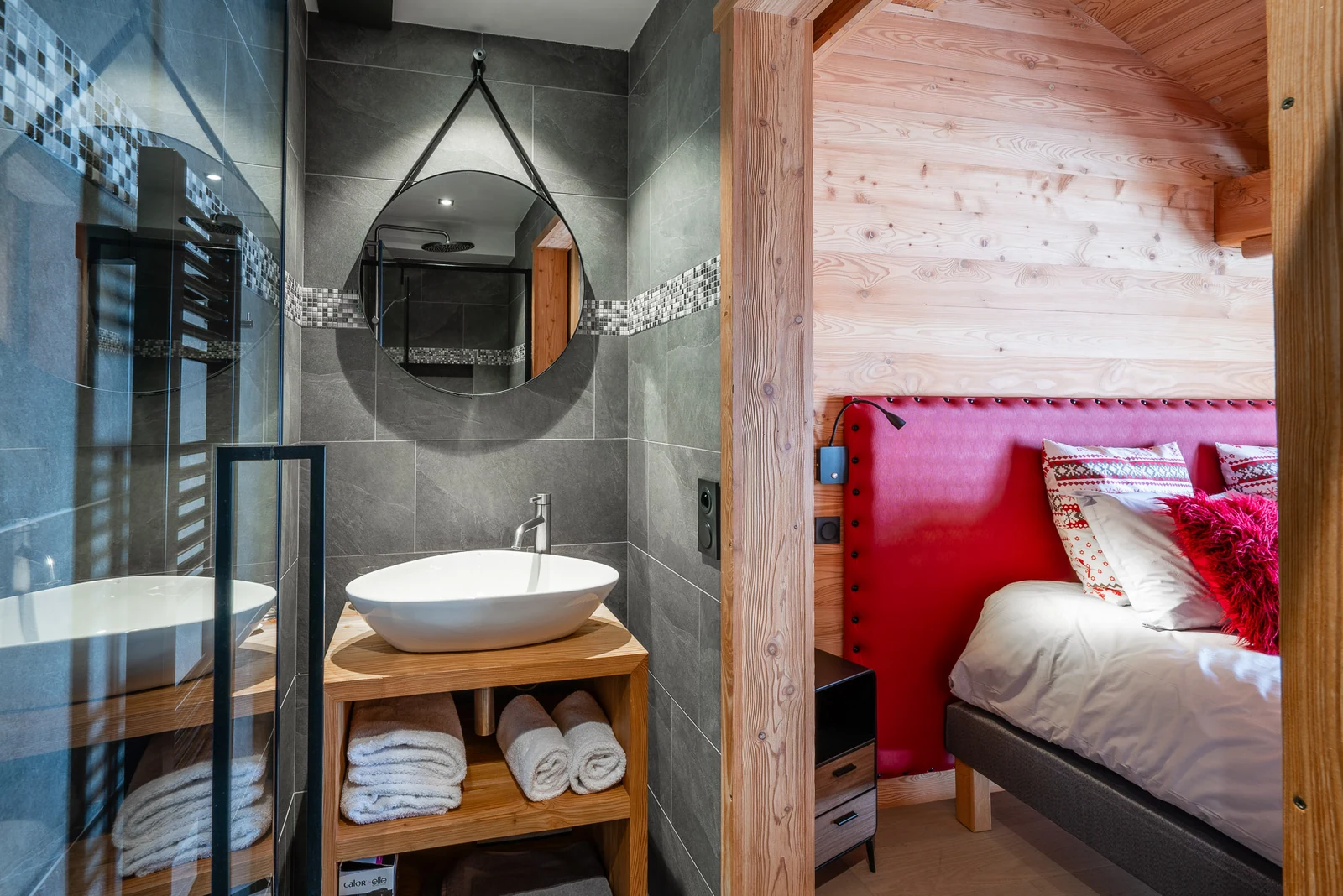 Chalet Le Flocon — chambre et salle d'eau privative