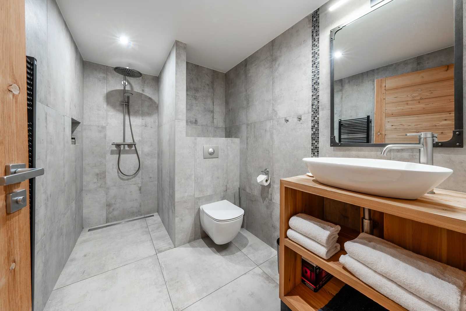 Chalet Le Mélézin — salle d'eau douche à l'italienne